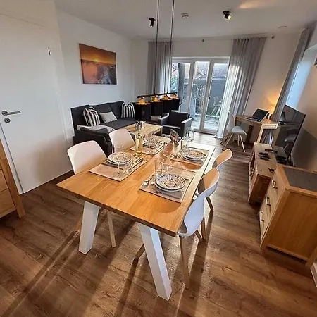 Carolinensieler Kuestenhaeuschen E Carolinensiel